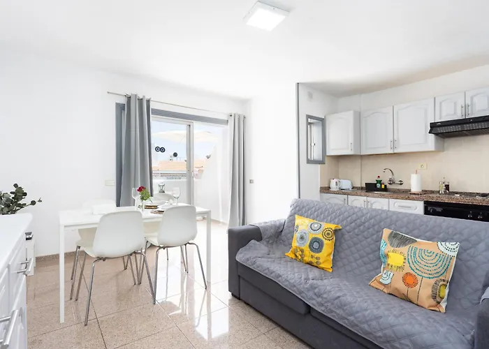 Home2book Charming Pool & Terrace Americas شقة أرونا