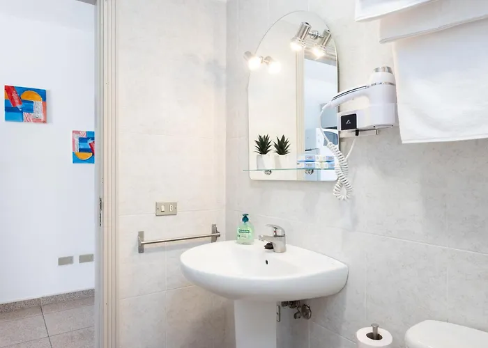 Home2book Charming Pool & Terrace Americas شقة أرونا